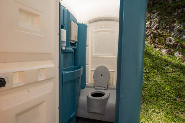 Best Construction site porta potty rental  in Phillips, WI